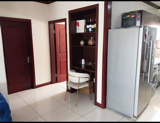 2 BEDROOM APARTMENT FOR SALE IN SUMMERSET